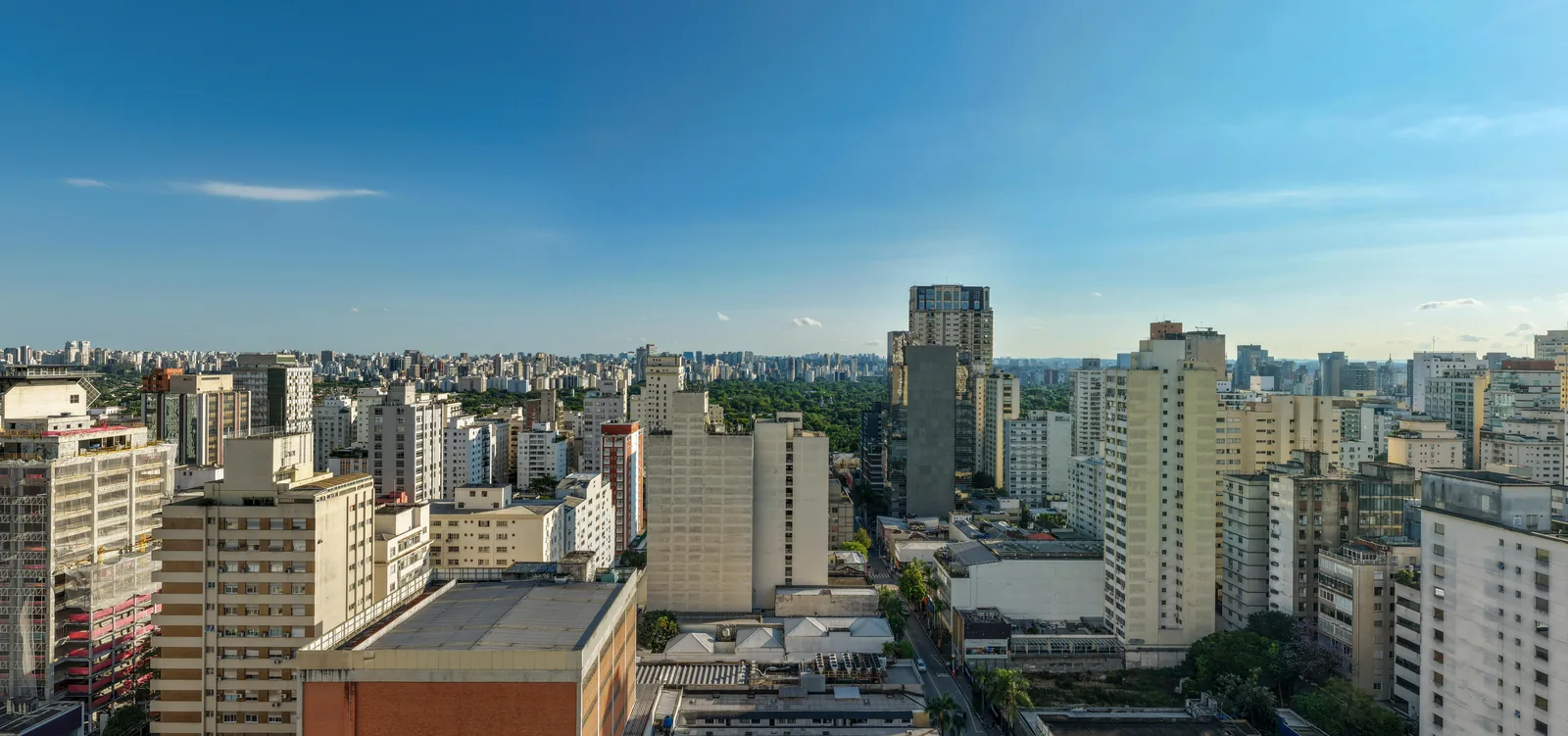 Simulação da vista do 21º andar do Nex One Galeria Jardins para a Alameda Lorena, fitness, churrasqueira e coworking - imagem simulada pela One Innovation